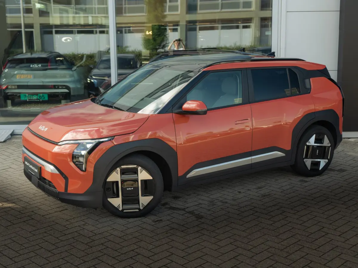 Plus Advanced 81.4 kWh | Panorama Schuifkantel dak | elektr. achterklep | Leder | Stoel & stuurverwarming l SOH 99%
