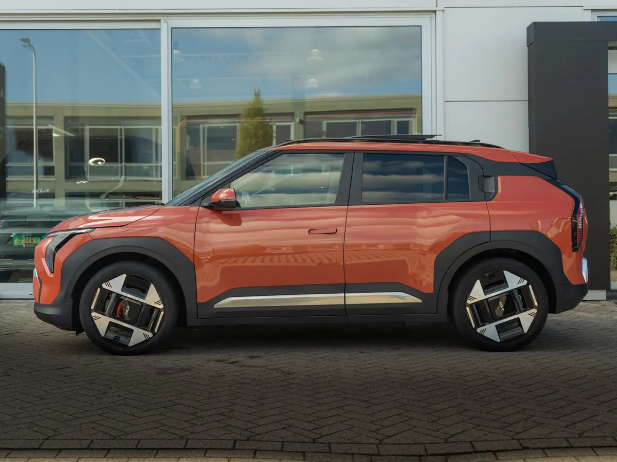 Plus Advanced 81.4 kWh | Panorama Schuifkantel dak | elektr. achterklep | Leder | Stoel & stuurverwarming l SOH 99%