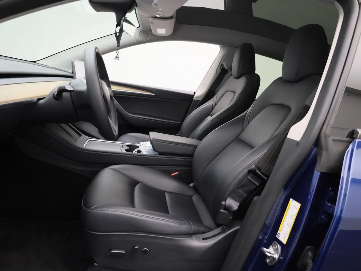 LONG RANGE AWD 75 KWH | PANORAMADAK | ELEKTRISCHE KOFFERKELP | LEDEREN BEKLEDING | STOELVERWARMING | STUURWIELVERWARMING | PARKEERSENSOREN VOOR + ACHTER | CAMERA | 12 MAANDEN BOVAG GARANTIE 