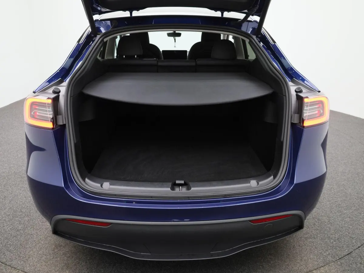 LONG RANGE AWD 75 KWH | PANORAMADAK | ELEKTRISCHE KOFFERKELP | LEDEREN BEKLEDING | STOELVERWARMING | STUURWIELVERWARMING | PARKEERSENSOREN VOOR + ACHTER | CAMERA | 12 MAANDEN BOVAG GARANTIE 