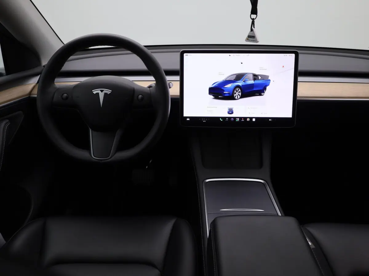 LONG RANGE AWD 75 KWH | PANORAMADAK | ELEKTRISCHE KOFFERKELP | LEDEREN BEKLEDING | STOELVERWARMING | STUURWIELVERWARMING | PARKEERSENSOREN VOOR + ACHTER | CAMERA | 12 MAANDEN BOVAG GARANTIE 
