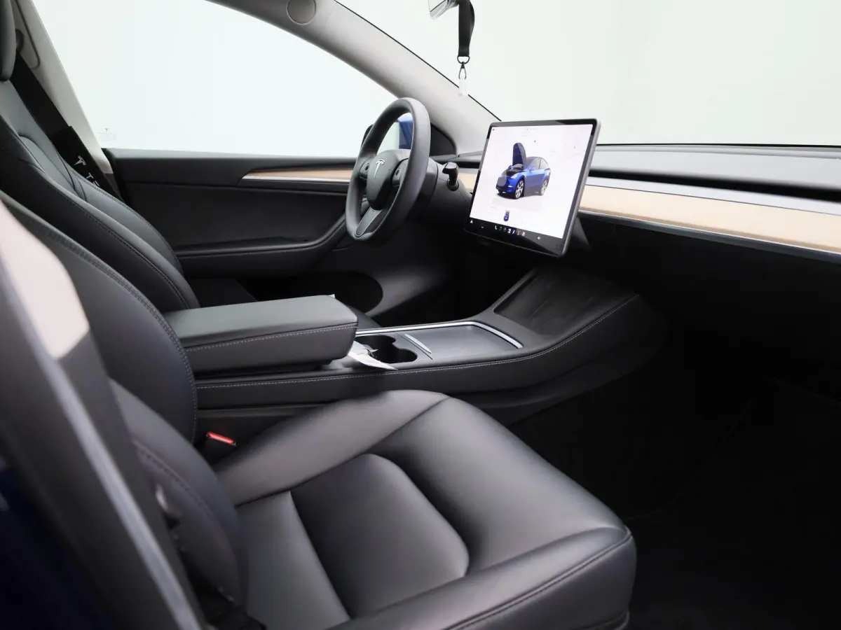 LONG RANGE AWD 75 KWH | PANORAMADAK | ELEKTRISCHE KOFFERKELP | LEDEREN BEKLEDING | STOELVERWARMING | STUURWIELVERWARMING | PARKEERSENSOREN VOOR + ACHTER | CAMERA | 12 MAANDEN BOVAG GARANTIE 