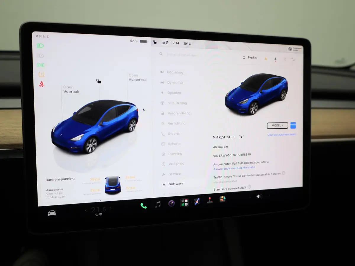 LONG RANGE AWD 75 KWH | PANORAMADAK | ELEKTRISCHE KOFFERKELP | LEDEREN BEKLEDING | STOELVERWARMING | STUURWIELVERWARMING | PARKEERSENSOREN VOOR + ACHTER | CAMERA | 12 MAANDEN BOVAG GARANTIE 
