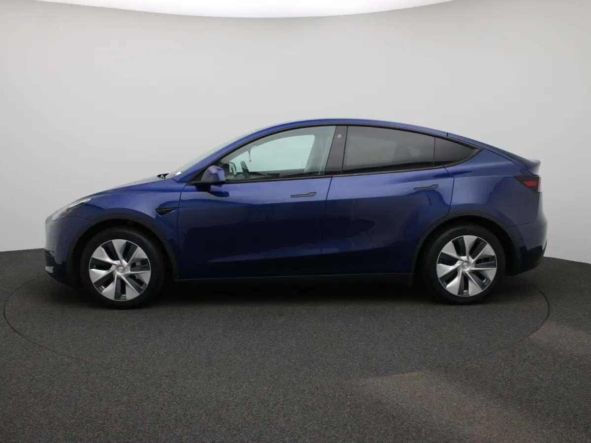 LONG RANGE AWD 75 KWH | PANORAMADAK | ELEKTRISCHE KOFFERKELP | LEDEREN BEKLEDING | STOELVERWARMING | STUURWIELVERWARMING | PARKEERSENSOREN VOOR + ACHTER | CAMERA | 12 MAANDEN BOVAG GARANTIE 