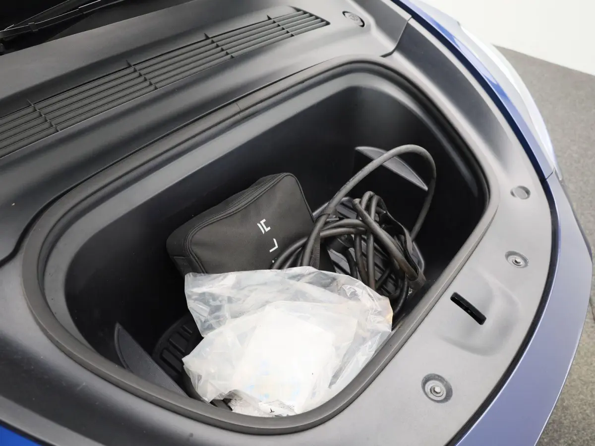 LONG RANGE AWD 75 KWH | PANORAMADAK | ELEKTRISCHE KOFFERKELP | LEDEREN BEKLEDING | STOELVERWARMING | STUURWIELVERWARMING | PARKEERSENSOREN VOOR + ACHTER | CAMERA | 12 MAANDEN BOVAG GARANTIE 