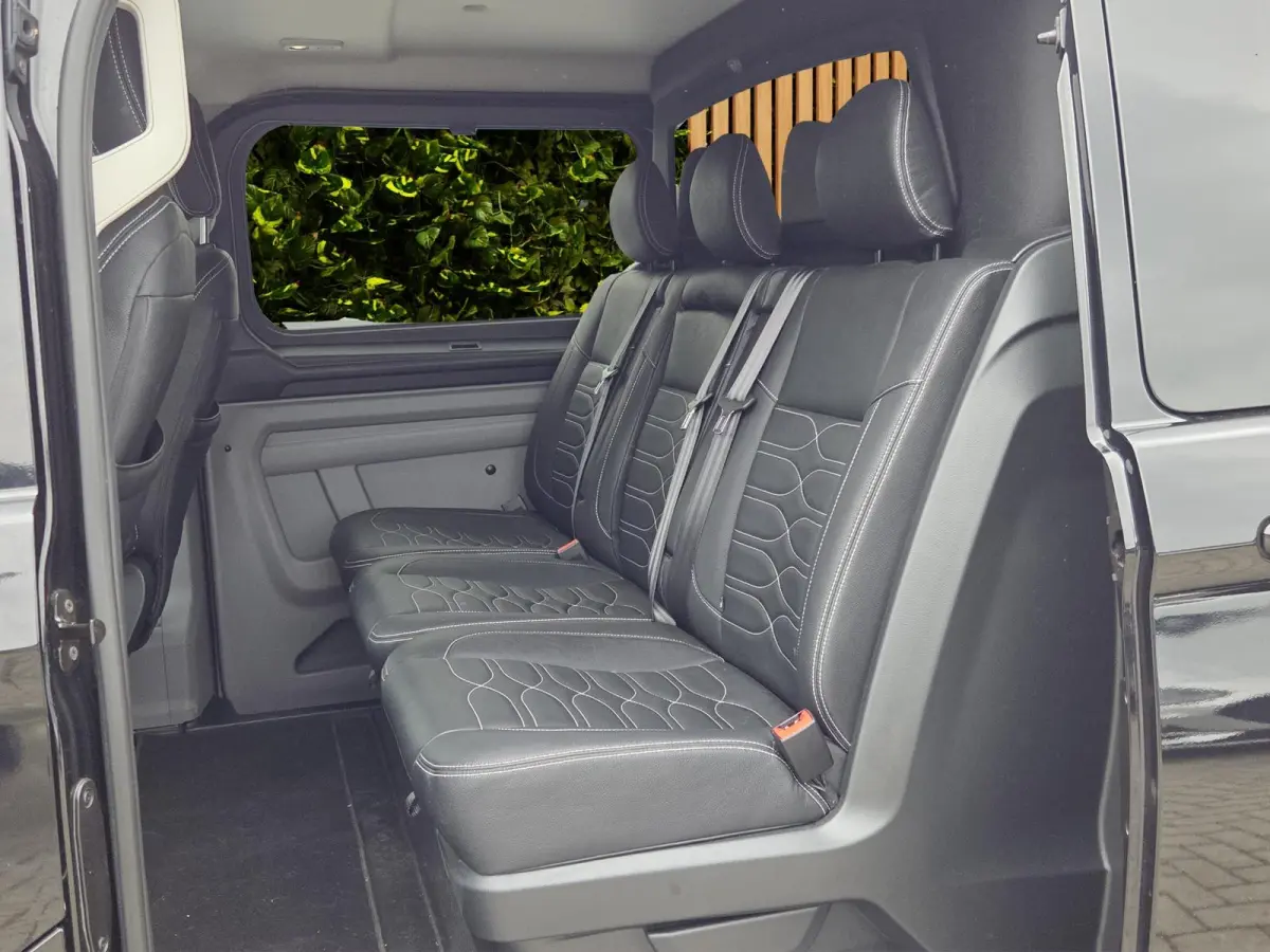 320 2.5 PHEV L2H1 Limited Black Platinum Dubbel Cabine 19'inch Lichtmetalen Velgen | 360. Cam | Adapt. Cruise | 5-persoons | Trekhaak | Stoelverwarming