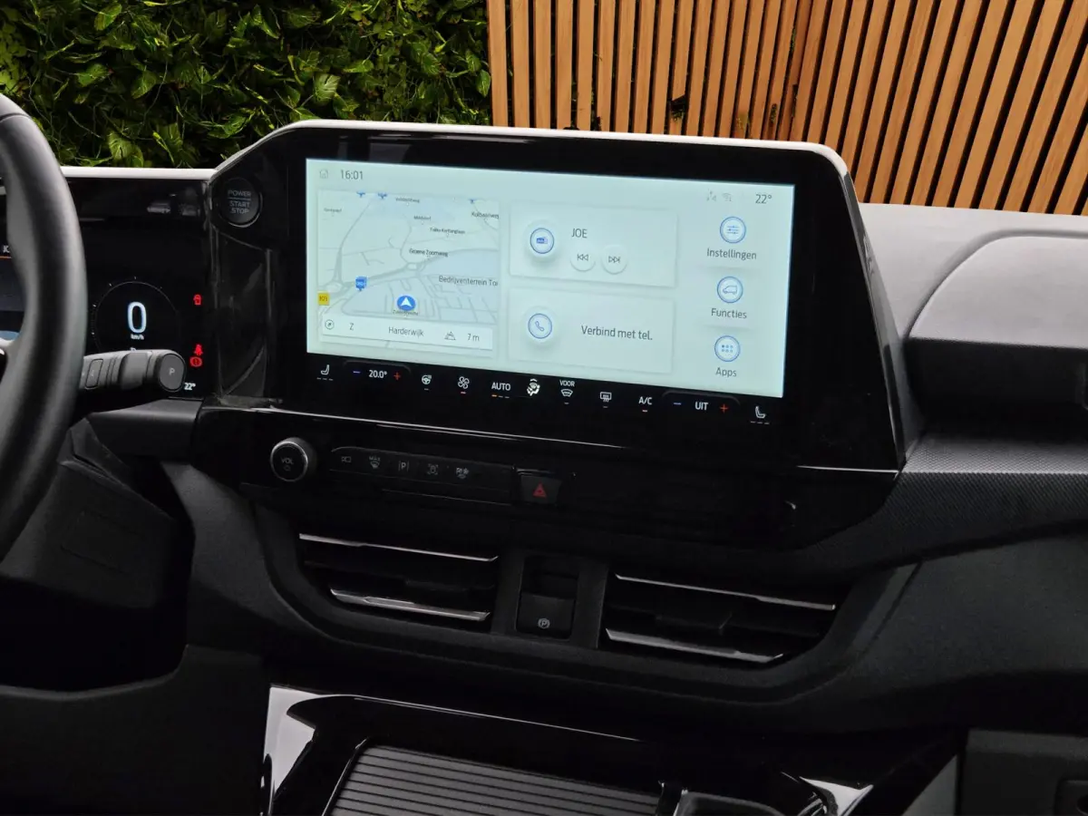 320 2.5 PHEV L2H1 Limited Black Platinum Dubbel Cabine 19'inch Lichtmetalen Velgen | 360. Cam | Adapt. Cruise | 5-persoons | Trekhaak | Stoelverwarming