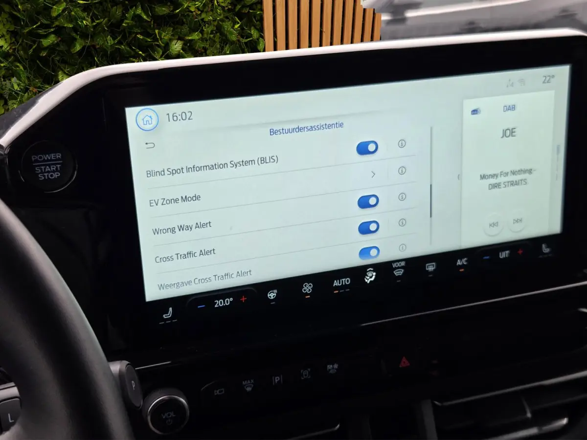 320 2.5 PHEV L2H1 Limited Black Platinum Dubbel Cabine 19'inch Lichtmetalen Velgen | 360. Cam | Adapt. Cruise | 5-persoons | Trekhaak | Stoelverwarming