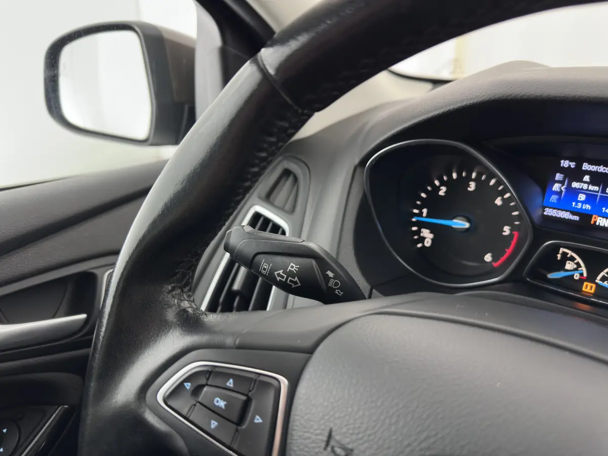 1.5 TDCI Titanium Aut. *NAVI-FULLMAP | HEATED-COMFORTSEATS | BLIND-SPOT | CAMERA | KEYLESS | PRIVACY-GLASS | ECC | PDC | CRUISE | 17''ALU*