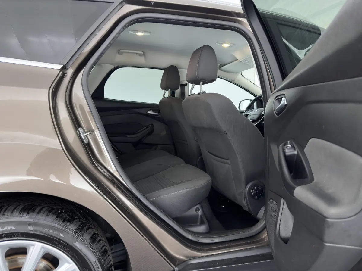 1.5 TDCI Titanium Aut. *NAVI-FULLMAP | HEATED-COMFORTSEATS | BLIND-SPOT | CAMERA | KEYLESS | PRIVACY-GLASS | ECC | PDC | CRUISE | 17''ALU*