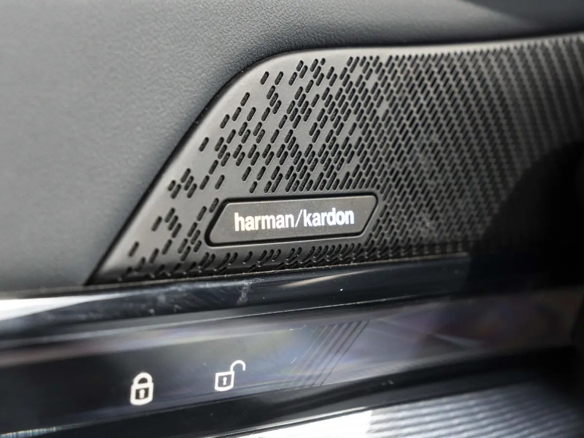 550e xDrive | M Sportpakket Pro | Comfort Access | Driving Assistant Professional | 19 inch | Harman Kardon | Panoramadak | Trekhaak