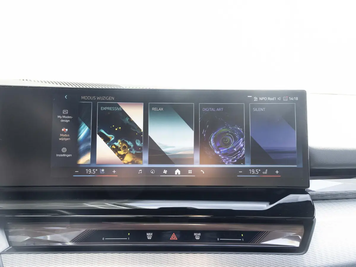 550e xDrive | M Sportpakket Pro | Comfort Access | Driving Assistant Professional | 19 inch | Harman Kardon | Panoramadak | Trekhaak