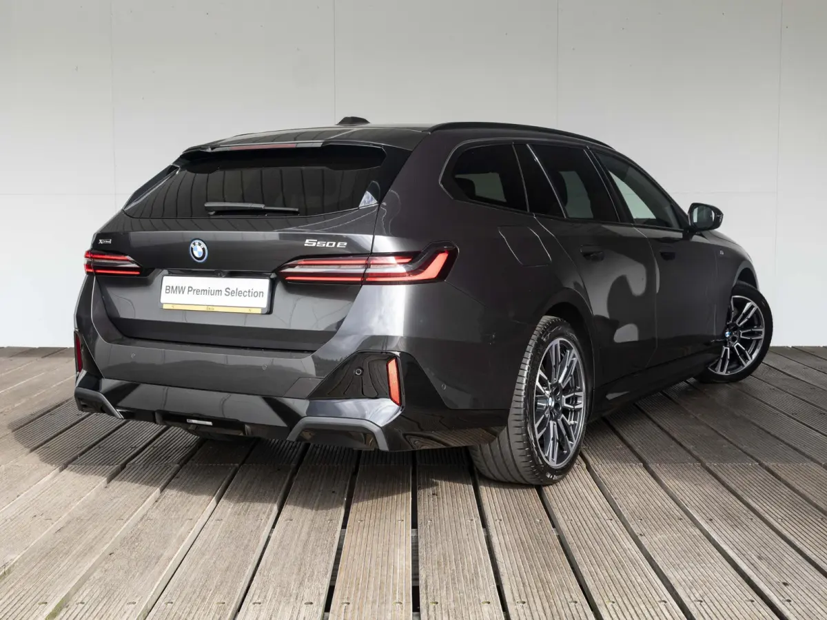 550e xDrive | M Sportpakket Pro | Comfort Access | Driving Assistant Professional | 19 inch | Harman Kardon | Panoramadak | Trekhaak