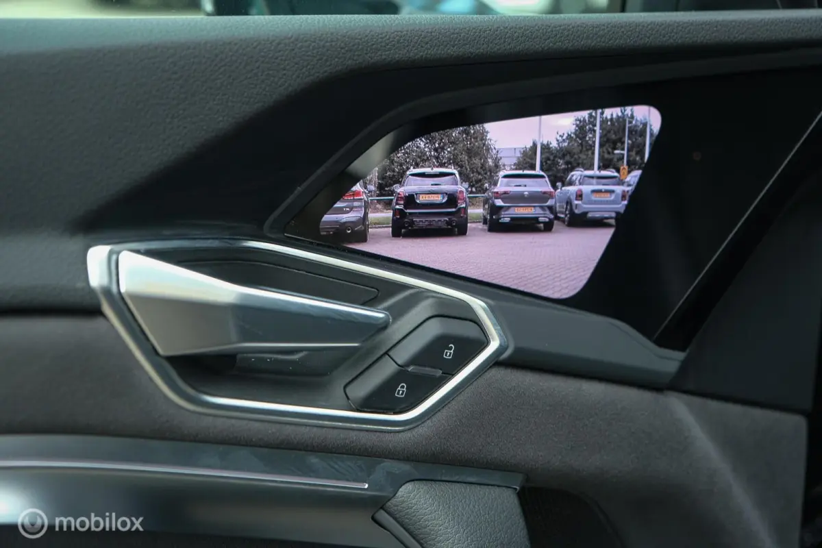 S quattro 95 kWh | Pano | 360 camera | RS-zetels | Bang en Olufsen | Stoelverw. voor en achter | ACC | Clima achterin | 22 Inch | Memory | Zwart optiek | Matrix Dynamic Led