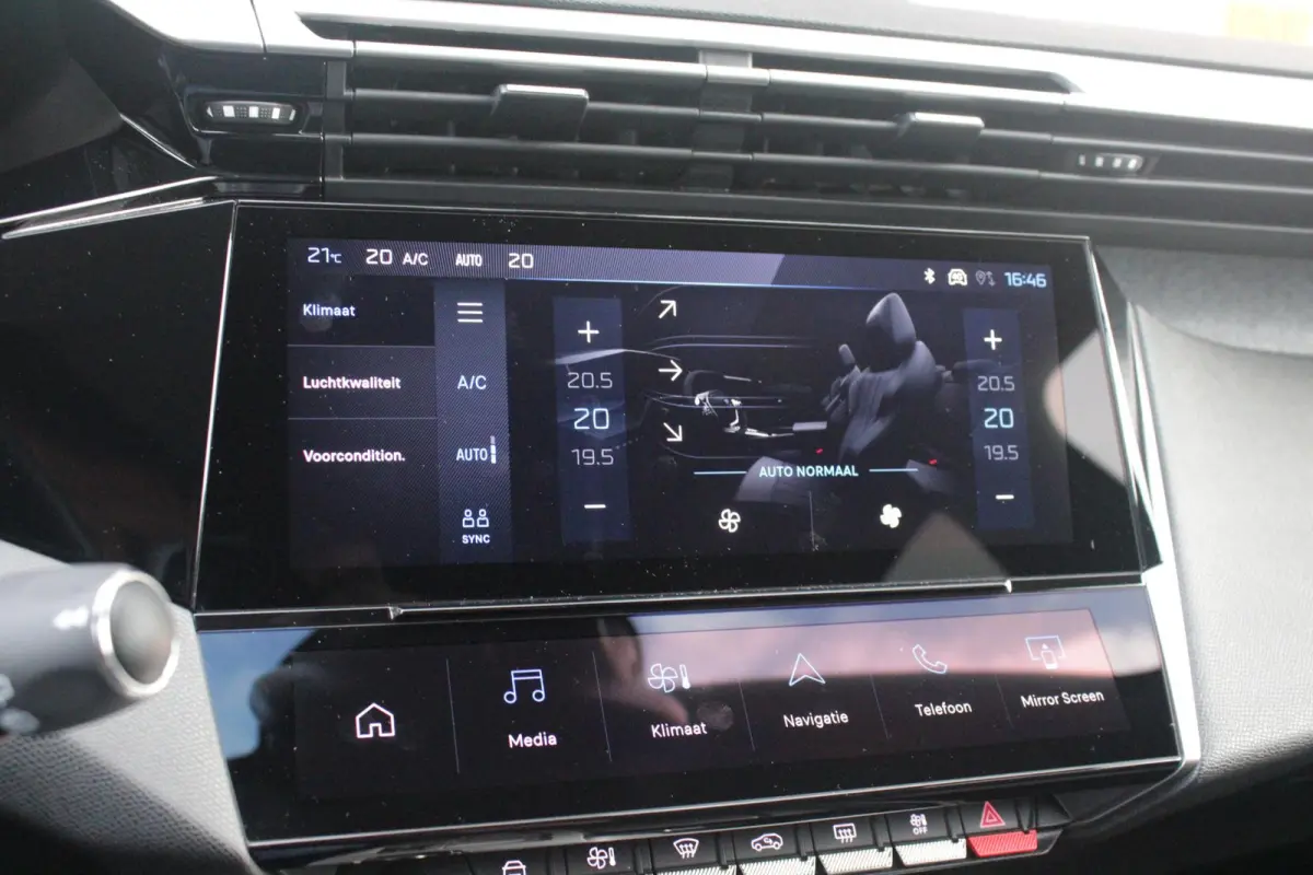 1.6 Plug-in Hybrid 180PK ALLURE | ACHTERUITRIJ CAMERA | NAVIGATIE | DRAADLOZE APPLE CARPLAY/ANDROID AUTO | DAB+ RADIO | ADAPTIVE CRUISE CONTROL | 17" LICHTMETALEN VELGEN | CLIMATE CONTROL |