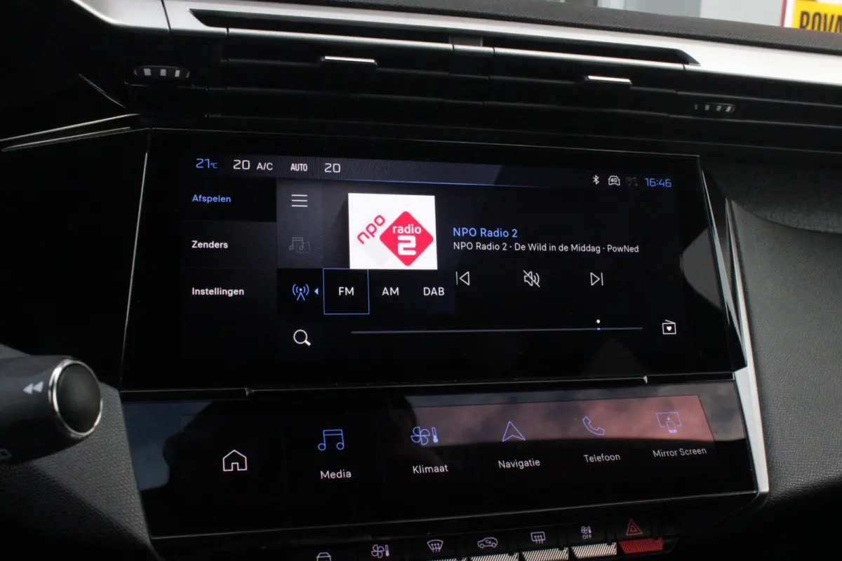 1.6 Plug-in Hybrid 180PK ALLURE | ACHTERUITRIJ CAMERA | NAVIGATIE | DRAADLOZE APPLE CARPLAY/ANDROID AUTO | DAB+ RADIO | ADAPTIVE CRUISE CONTROL | 17" LICHTMETALEN VELGEN | CLIMATE CONTROL |