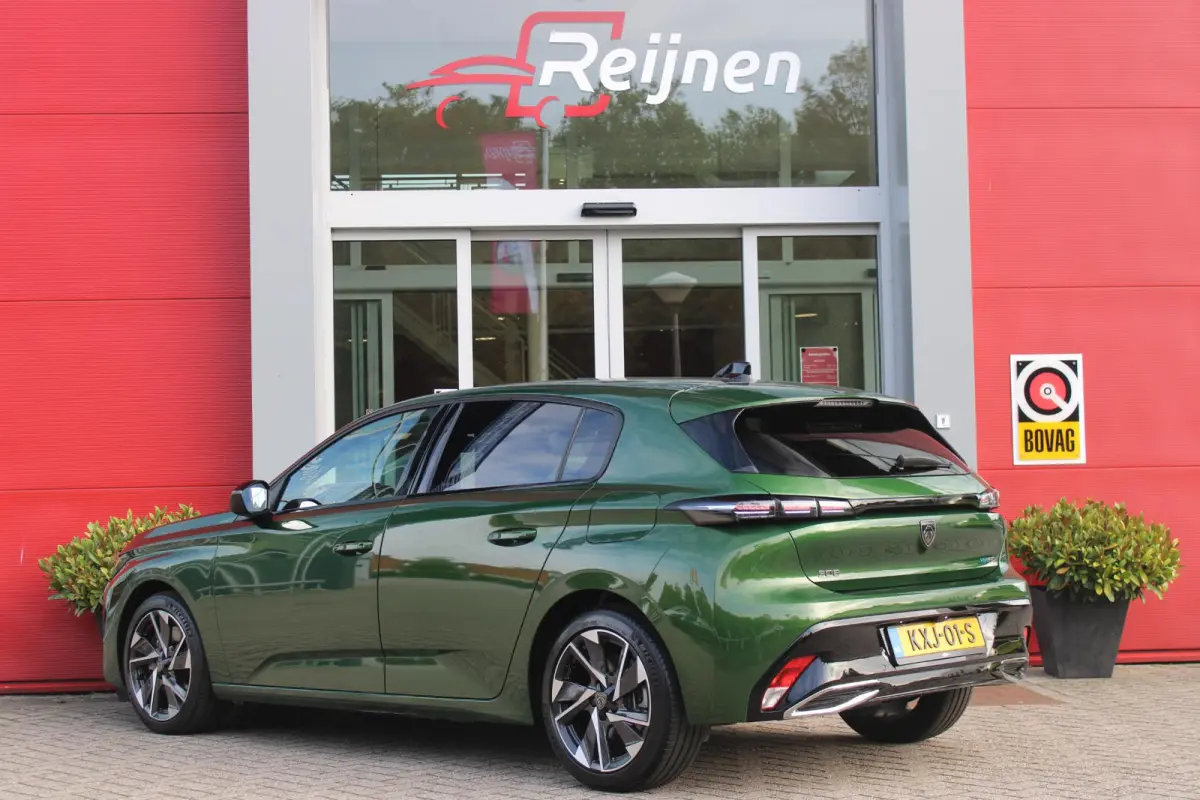 1.6 Plug-in Hybrid 180PK ALLURE | ACHTERUITRIJ CAMERA | NAVIGATIE | DRAADLOZE APPLE CARPLAY/ANDROID AUTO | DAB+ RADIO | ADAPTIVE CRUISE CONTROL | 17" LICHTMETALEN VELGEN | CLIMATE CONTROL |