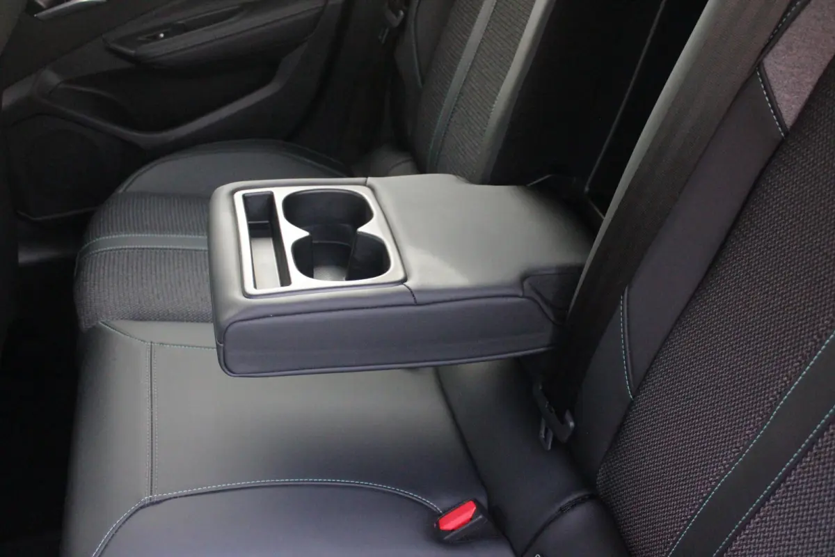1.6 Plug-in Hybrid 180PK ALLURE | ACHTERUITRIJ CAMERA | NAVIGATIE | DRAADLOZE APPLE CARPLAY/ANDROID AUTO | DAB+ RADIO | ADAPTIVE CRUISE CONTROL | 17" LICHTMETALEN VELGEN | CLIMATE CONTROL |