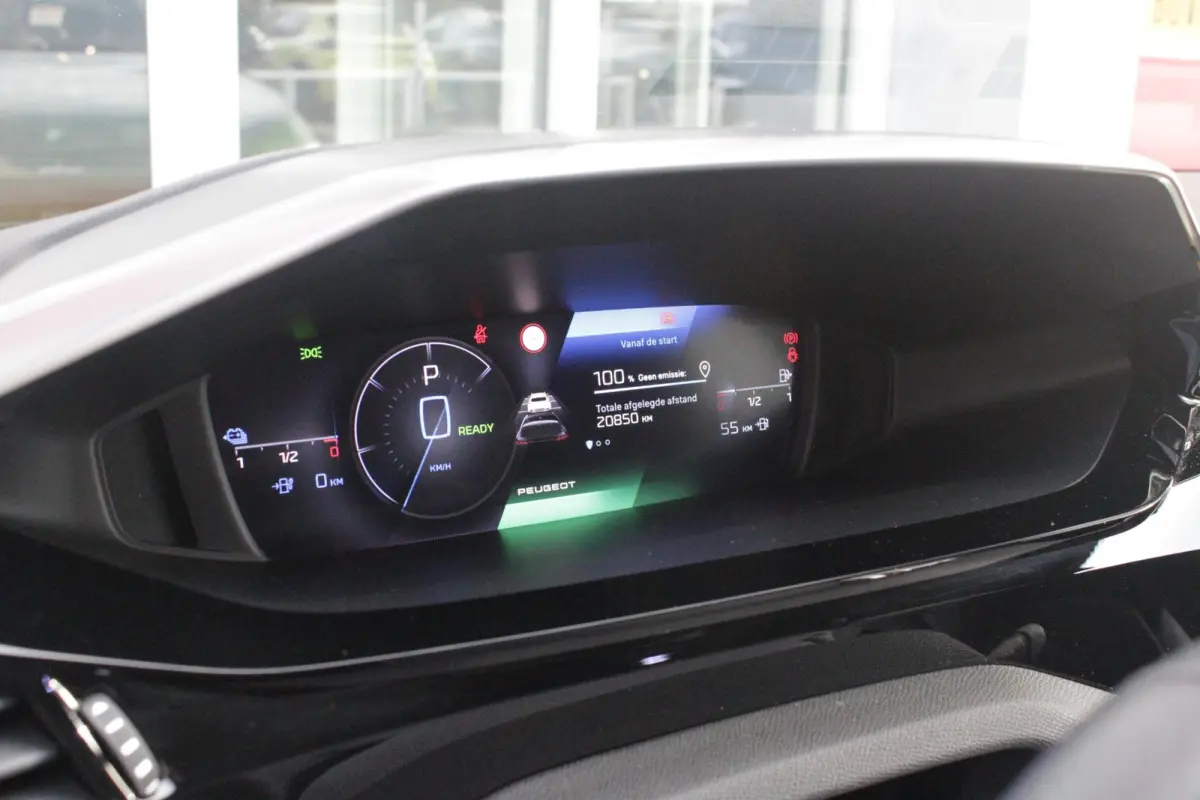 1.6 Plug-in Hybrid 180PK ALLURE | ACHTERUITRIJ CAMERA | NAVIGATIE | DRAADLOZE APPLE CARPLAY/ANDROID AUTO | DAB+ RADIO | ADAPTIVE CRUISE CONTROL | 17" LICHTMETALEN VELGEN | CLIMATE CONTROL |