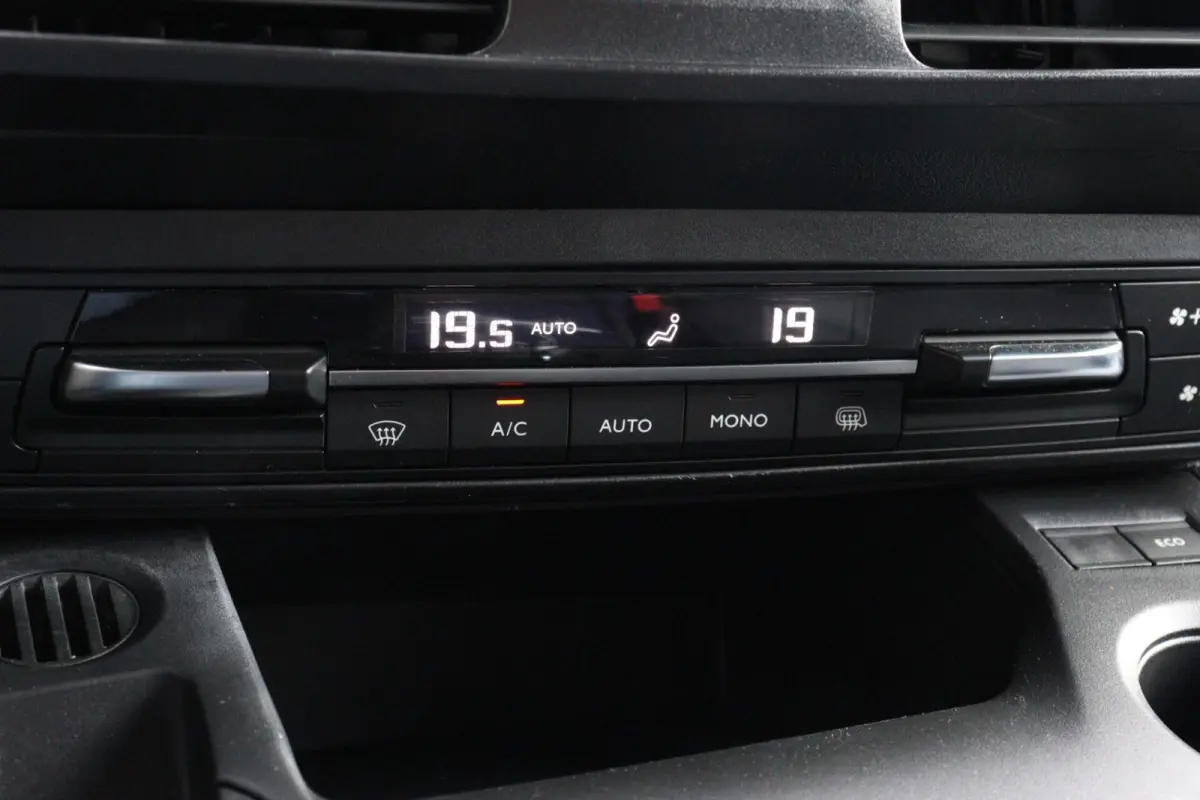 bestel 1.5 BlueHDI Long L2H1 l AUTOMAAT l CAMERA l CARPLAY l AUDIO INSTALLATIE