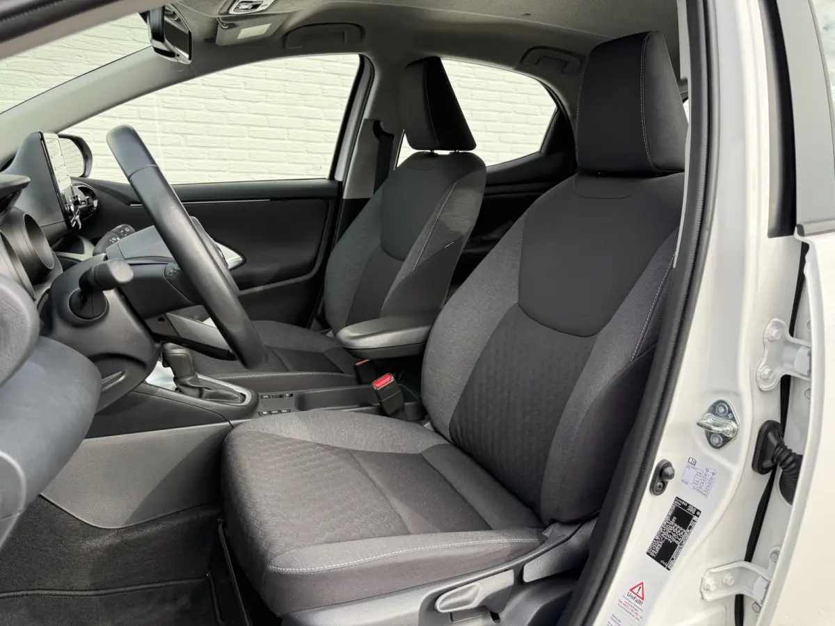 1.5 Hybrid Team D | CarPlay | ACC | Camera | Dodehoek | Keyless