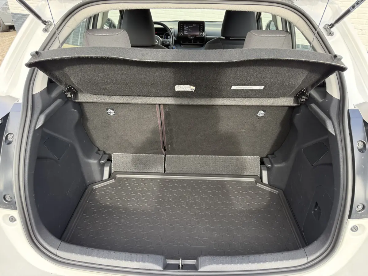 1.5 Hybrid Team D | CarPlay | ACC | Camera | Dodehoek | Keyless