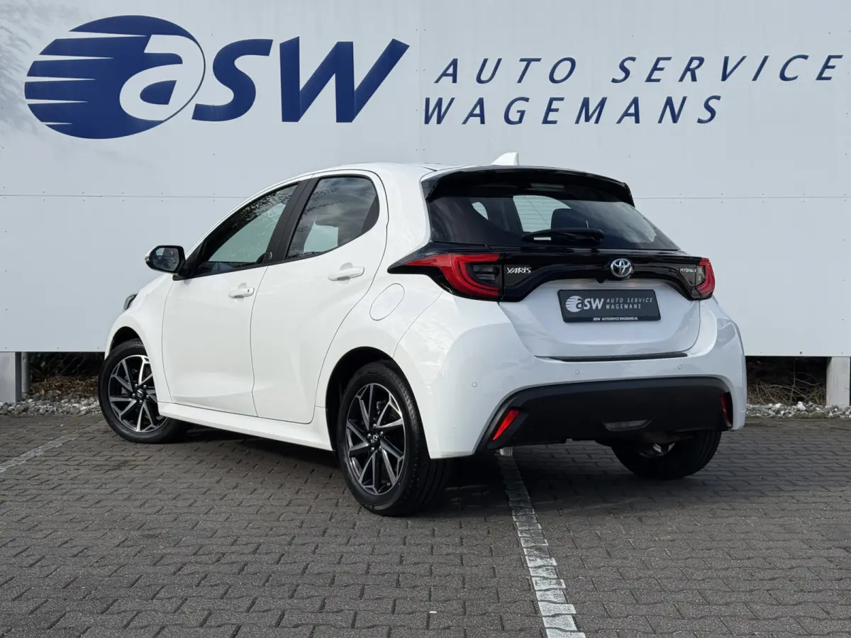 1.5 Hybrid Team D | CarPlay | ACC | Camera | Dodehoek | Keyless