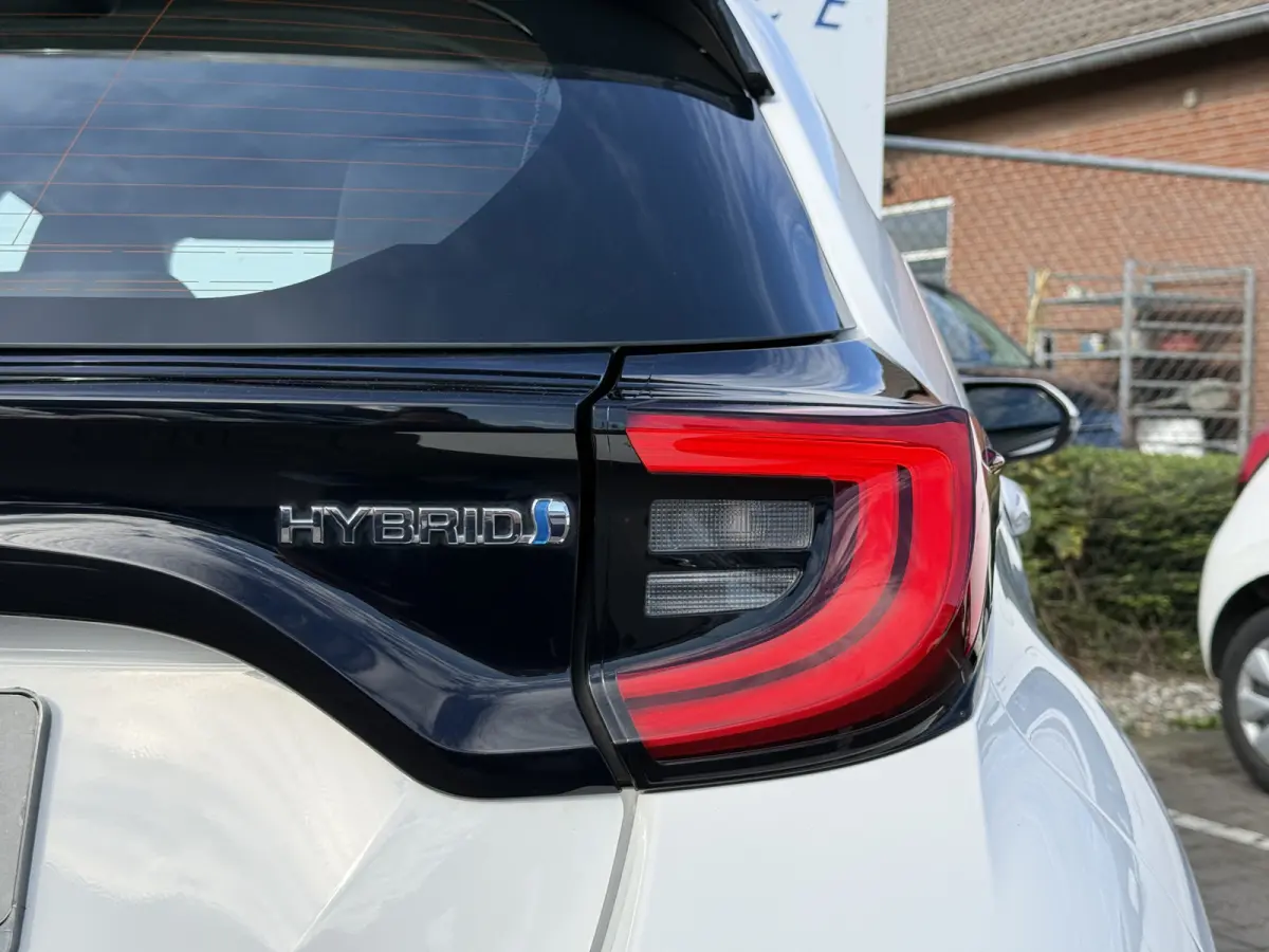 1.5 Hybrid Team D | CarPlay | ACC | Camera | Dodehoek | Keyless