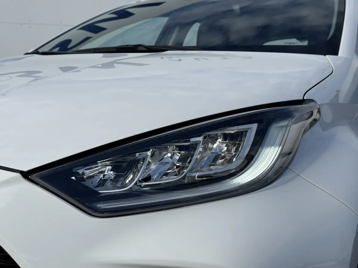 1.5 Hybrid Team D | CarPlay | ACC | Camera | Dodehoek | Keyless