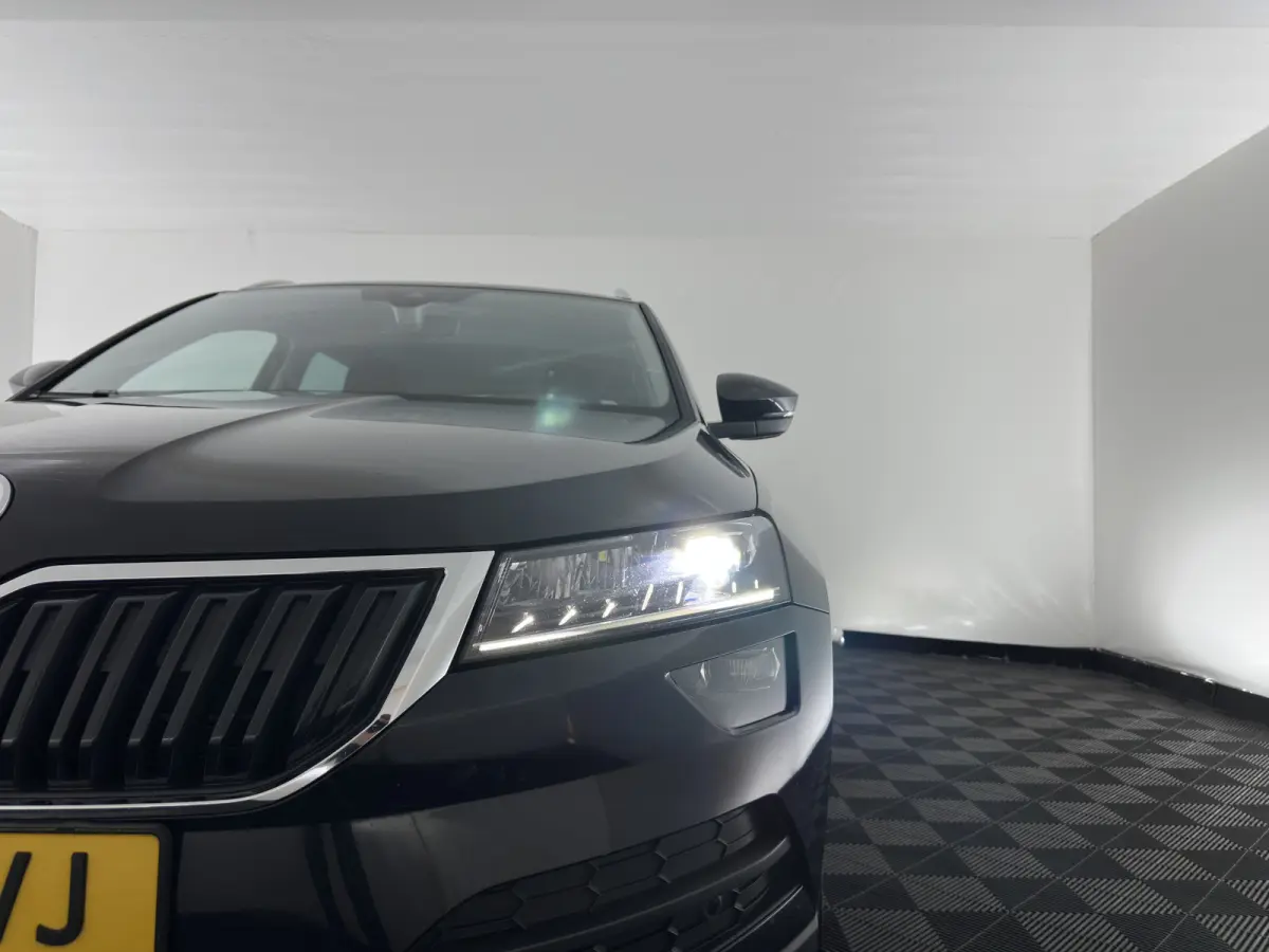 1.6 TDI Style Business (INCL.BTW) Aut. *FULL-LED | NAVI-FULLMAP | ADAPTIVE-CRUISE | HEATED-COMFORTSEATS | KEYLESS | PRIVACY-GLASS | AMBIENT-LIGHT | DAB+ | ECC | PDC | 18''ALU*
