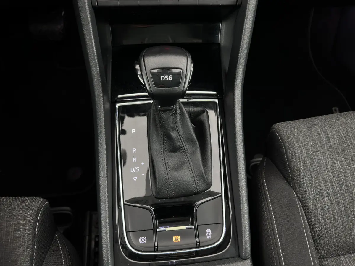 1.6 TDI Style Business (INCL.BTW) Aut. *FULL-LED | NAVI-FULLMAP | ADAPTIVE-CRUISE | HEATED-COMFORTSEATS | KEYLESS | PRIVACY-GLASS | AMBIENT-LIGHT | DAB+ | ECC | PDC | 18''ALU*