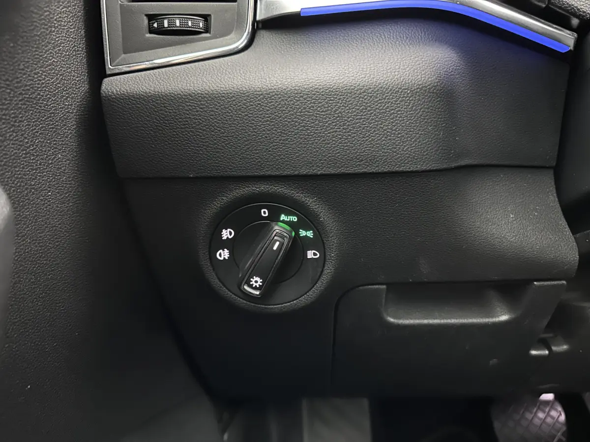 1.6 TDI Style Business (INCL.BTW) Aut. *FULL-LED | NAVI-FULLMAP | ADAPTIVE-CRUISE | HEATED-COMFORTSEATS | KEYLESS | PRIVACY-GLASS | AMBIENT-LIGHT | DAB+ | ECC | PDC | 18''ALU*