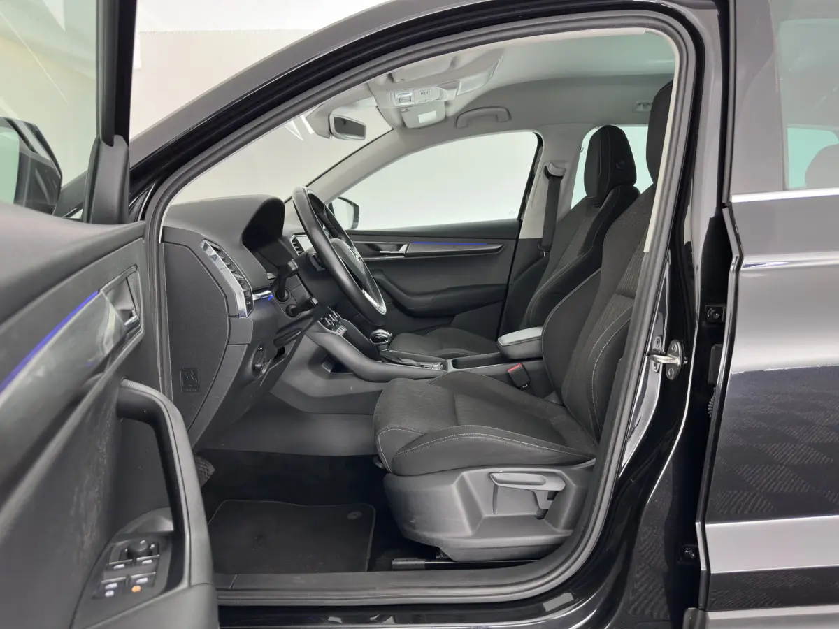 1.6 TDI Style Business (INCL.BTW) Aut. *FULL-LED | NAVI-FULLMAP | ADAPTIVE-CRUISE | HEATED-COMFORTSEATS | KEYLESS | PRIVACY-GLASS | AMBIENT-LIGHT | DAB+ | ECC | PDC | 18''ALU*