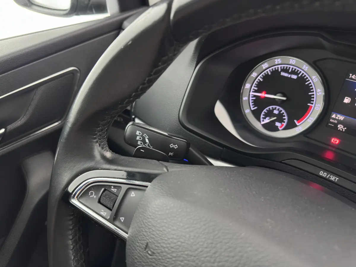 1.6 TDI Style Business (INCL.BTW) Aut. *FULL-LED | NAVI-FULLMAP | ADAPTIVE-CRUISE | HEATED-COMFORTSEATS | KEYLESS | PRIVACY-GLASS | AMBIENT-LIGHT | DAB+ | ECC | PDC | 18''ALU*