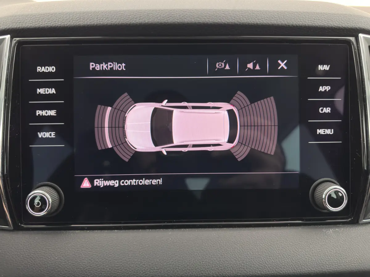 1.6 TDI Style Business (INCL.BTW) Aut. *FULL-LED | NAVI-FULLMAP | ADAPTIVE-CRUISE | HEATED-COMFORTSEATS | KEYLESS | PRIVACY-GLASS | AMBIENT-LIGHT | DAB+ | ECC | PDC | 18''ALU*