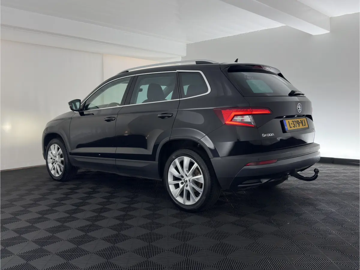 1.6 TDI Style Business (INCL.BTW) Aut. *FULL-LED | NAVI-FULLMAP | ADAPTIVE-CRUISE | HEATED-COMFORTSEATS | KEYLESS | PRIVACY-GLASS | AMBIENT-LIGHT | DAB+ | ECC | PDC | 18''ALU*