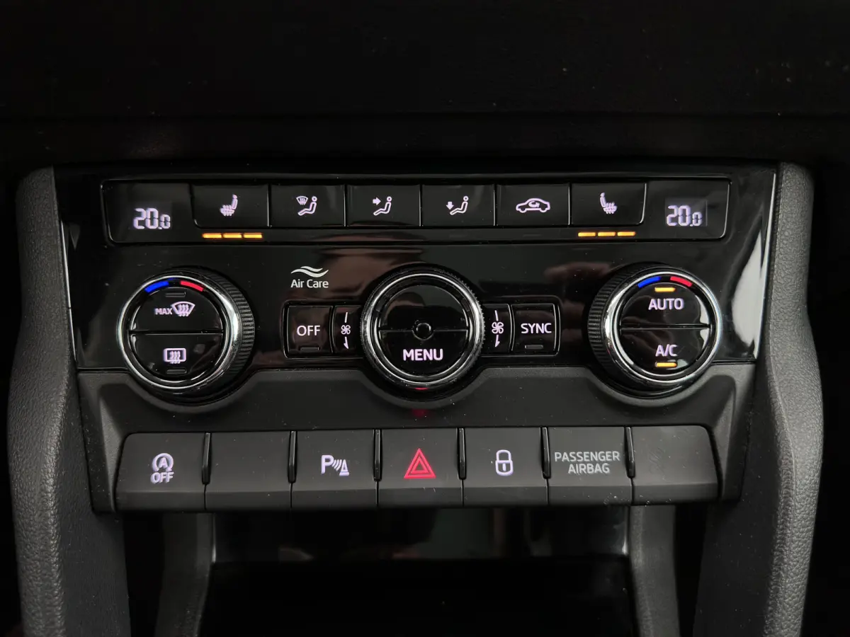 1.6 TDI Style Business (INCL.BTW) Aut. *FULL-LED | NAVI-FULLMAP | ADAPTIVE-CRUISE | HEATED-COMFORTSEATS | KEYLESS | PRIVACY-GLASS | AMBIENT-LIGHT | DAB+ | ECC | PDC | 18''ALU*