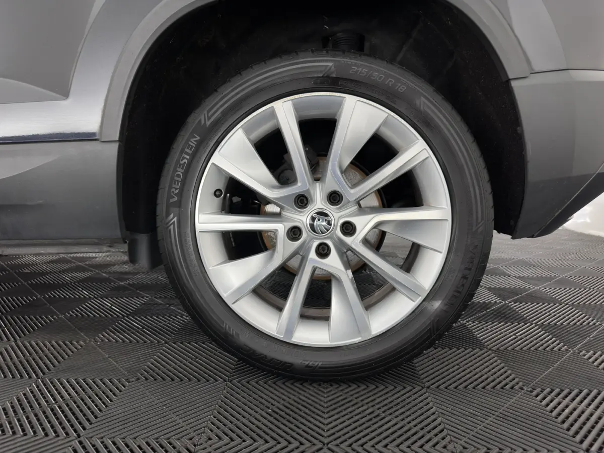 1.6 TDI Style Business (INCL.BTW) Aut. *FULL-LED | NAVI-FULLMAP | ADAPTIVE-CRUISE | HEATED-COMFORTSEATS | KEYLESS | PRIVACY-GLASS | AMBIENT-LIGHT | DAB+ | ECC | PDC | 18''ALU*