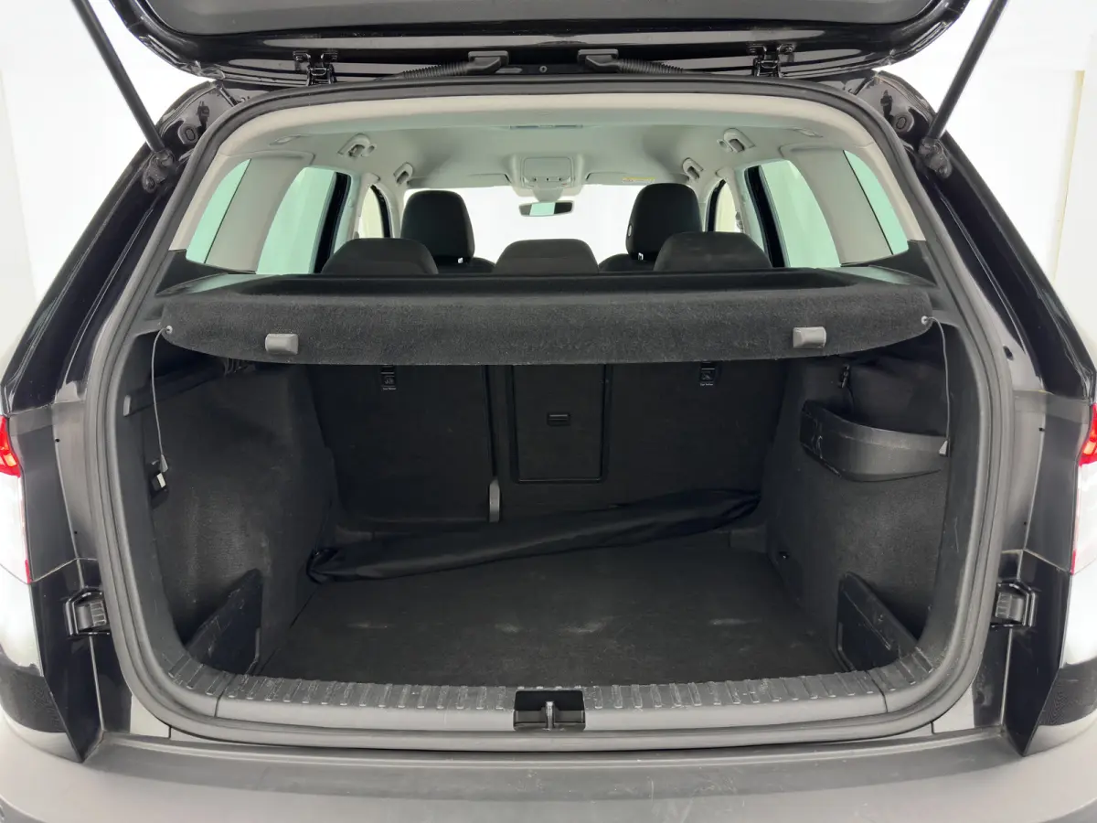 1.6 TDI Style Business (INCL.BTW) Aut. *FULL-LED | NAVI-FULLMAP | ADAPTIVE-CRUISE | HEATED-COMFORTSEATS | KEYLESS | PRIVACY-GLASS | AMBIENT-LIGHT | DAB+ | ECC | PDC | 18''ALU*