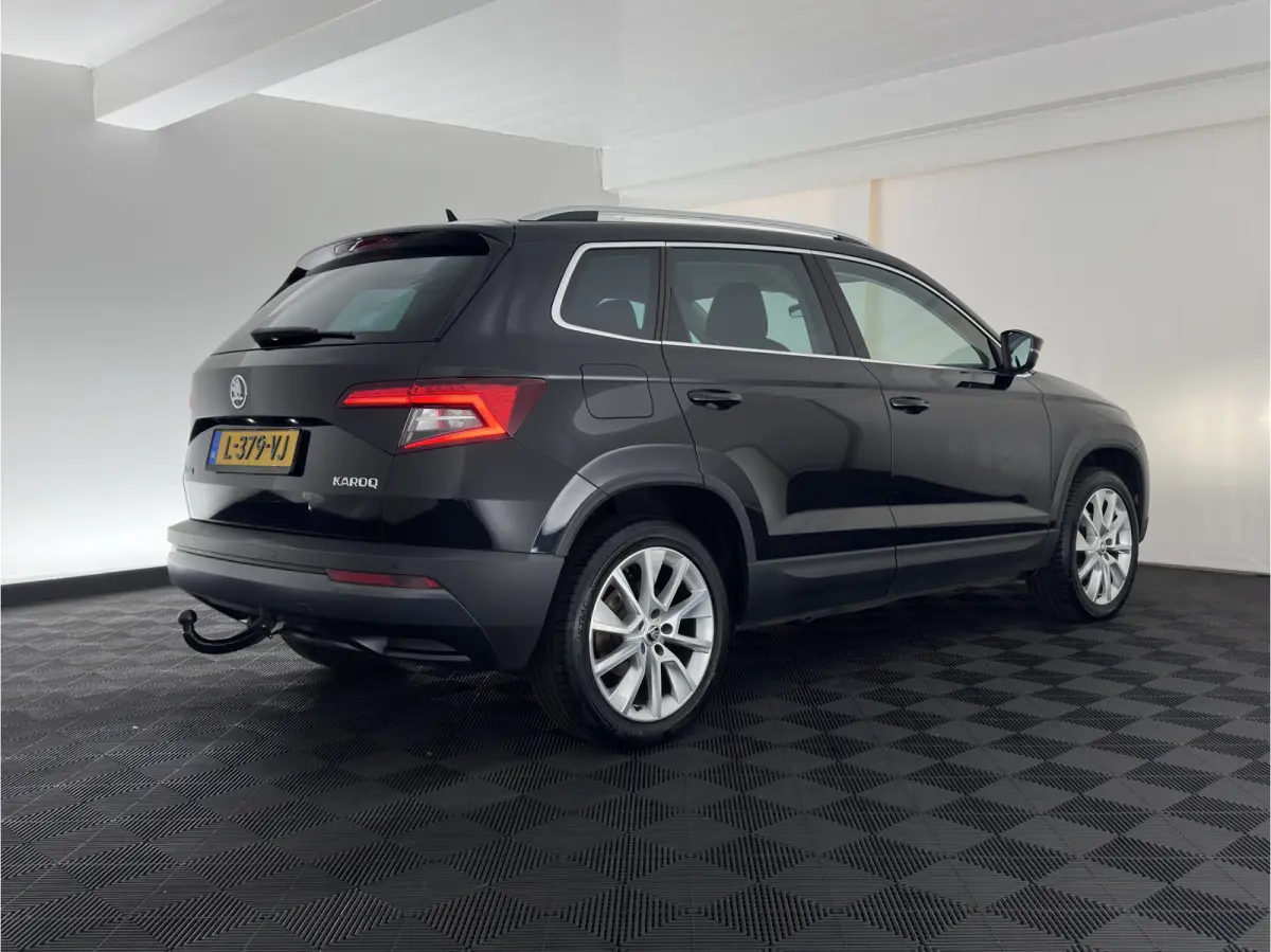 1.6 TDI Style Business (INCL.BTW) Aut. *FULL-LED | NAVI-FULLMAP | ADAPTIVE-CRUISE | HEATED-COMFORTSEATS | KEYLESS | PRIVACY-GLASS | AMBIENT-LIGHT | DAB+ | ECC | PDC | 18''ALU*