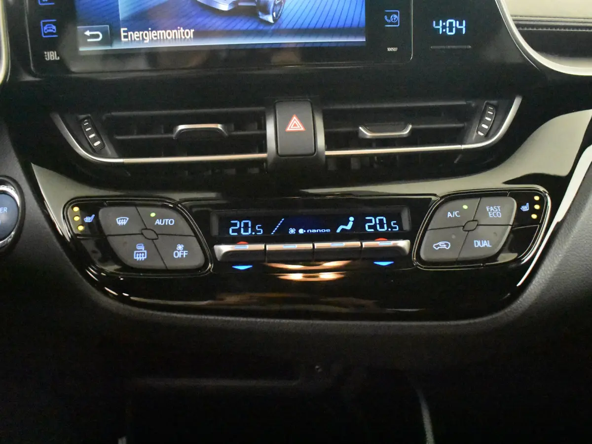 1.8 Hybrid Executive l JBL Sound l Half Leder l Stoelverwarming l Cr Control l PDC V en A l Metallic Lak l All Season Banden l