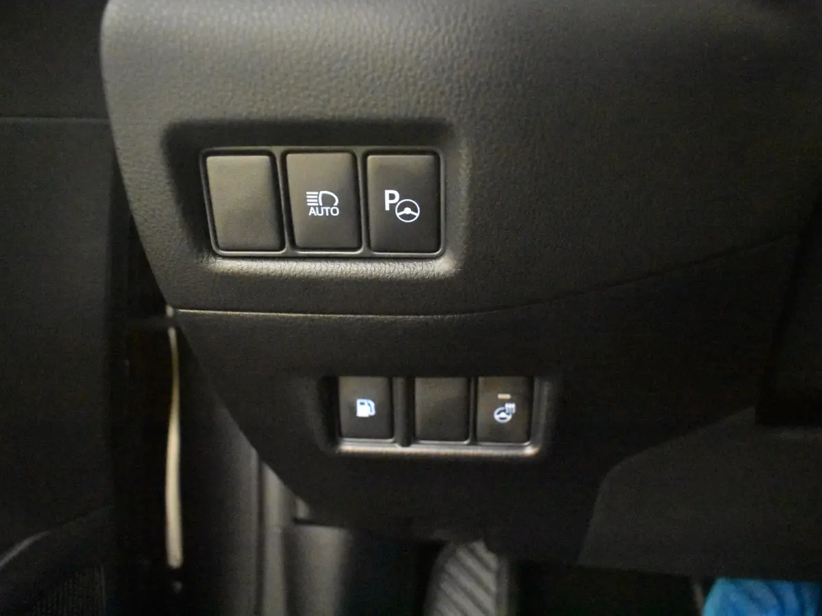 1.8 Hybrid Executive l JBL Sound l Half Leder l Stoelverwarming l Cr Control l PDC V en A l Metallic Lak l All Season Banden l