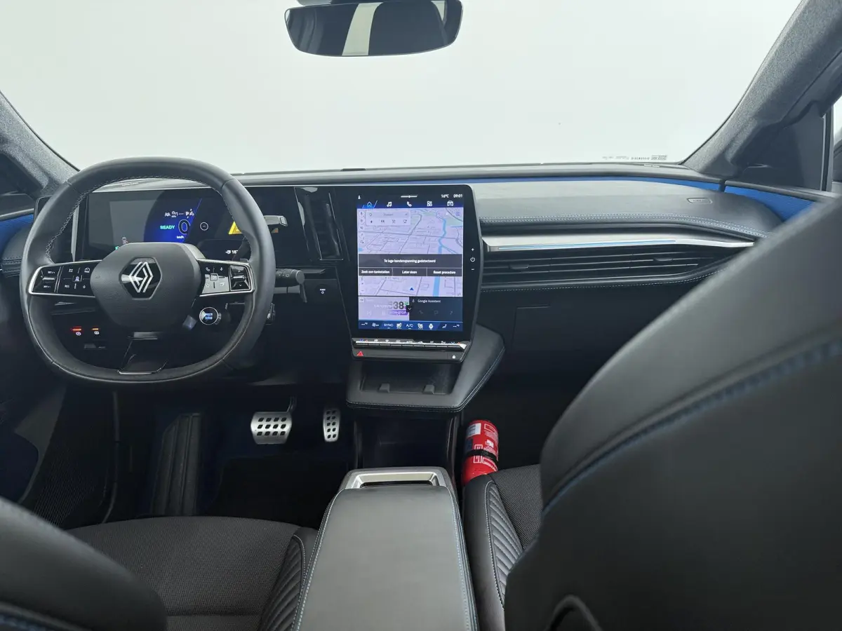 esprit Alpine 220 pk long range | Pack advanced driving assist | Harman Kardon | Panoramadak |