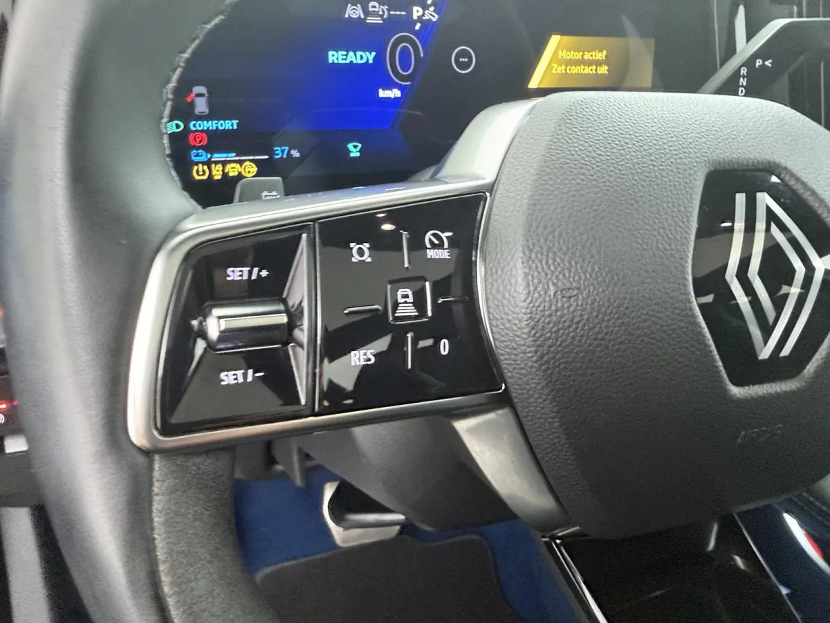 esprit Alpine 220 pk long range | Pack advanced driving assist | Harman Kardon | Panoramadak |