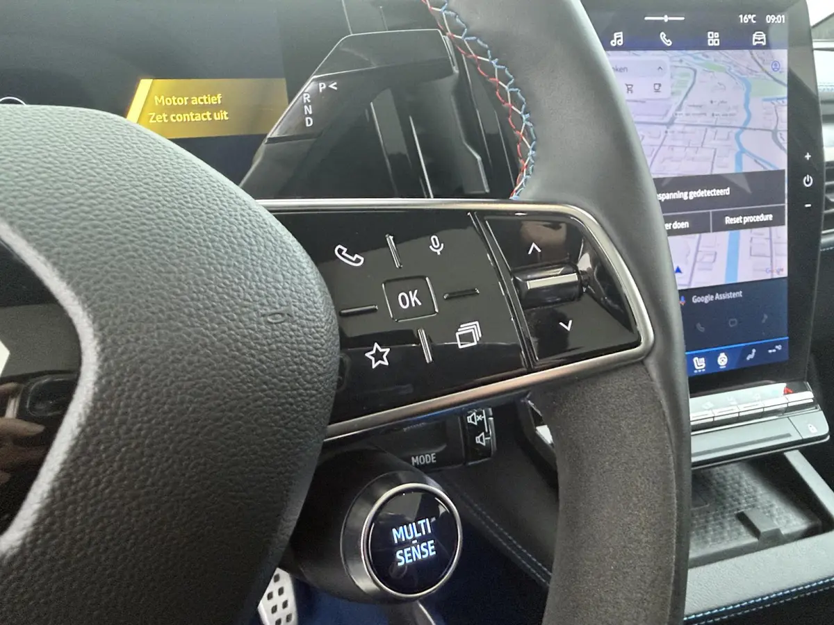 esprit Alpine 220 pk long range | Pack advanced driving assist | Harman Kardon | Panoramadak |