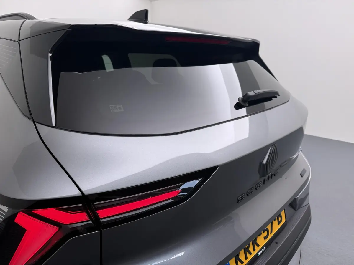 esprit Alpine 220 pk long range | Pack advanced driving assist | Harman Kardon | Panoramadak |