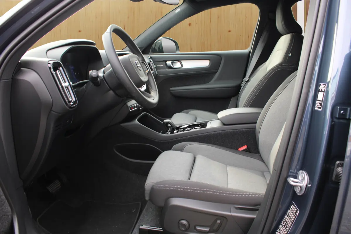 2.0 B4 Plus Dark | Trekhaak | BLIS | Harman Kardon | Camera | Stoel + Stuur Verwarming | Keyless Start / Entry |