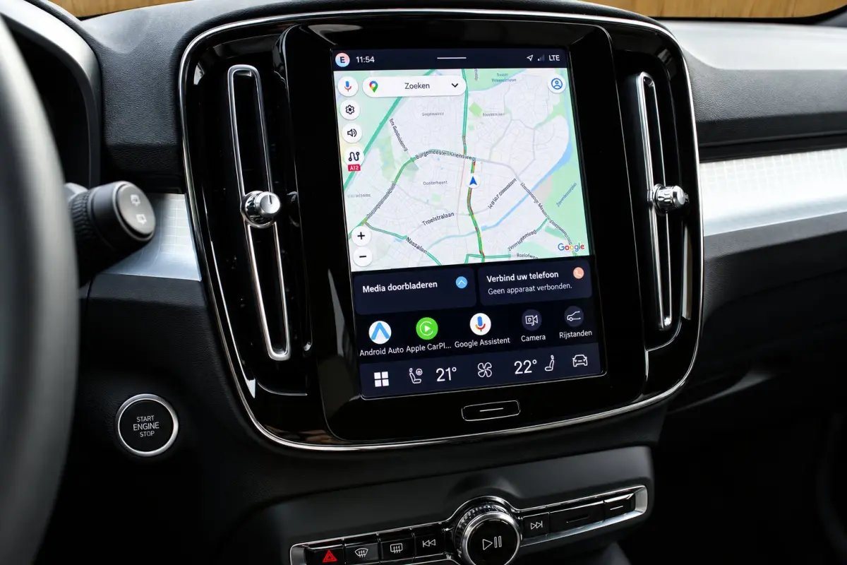 2.0 B4 Plus Dark | Trekhaak | BLIS | Harman Kardon | Camera | Stoel + Stuur Verwarming | Keyless Start / Entry |