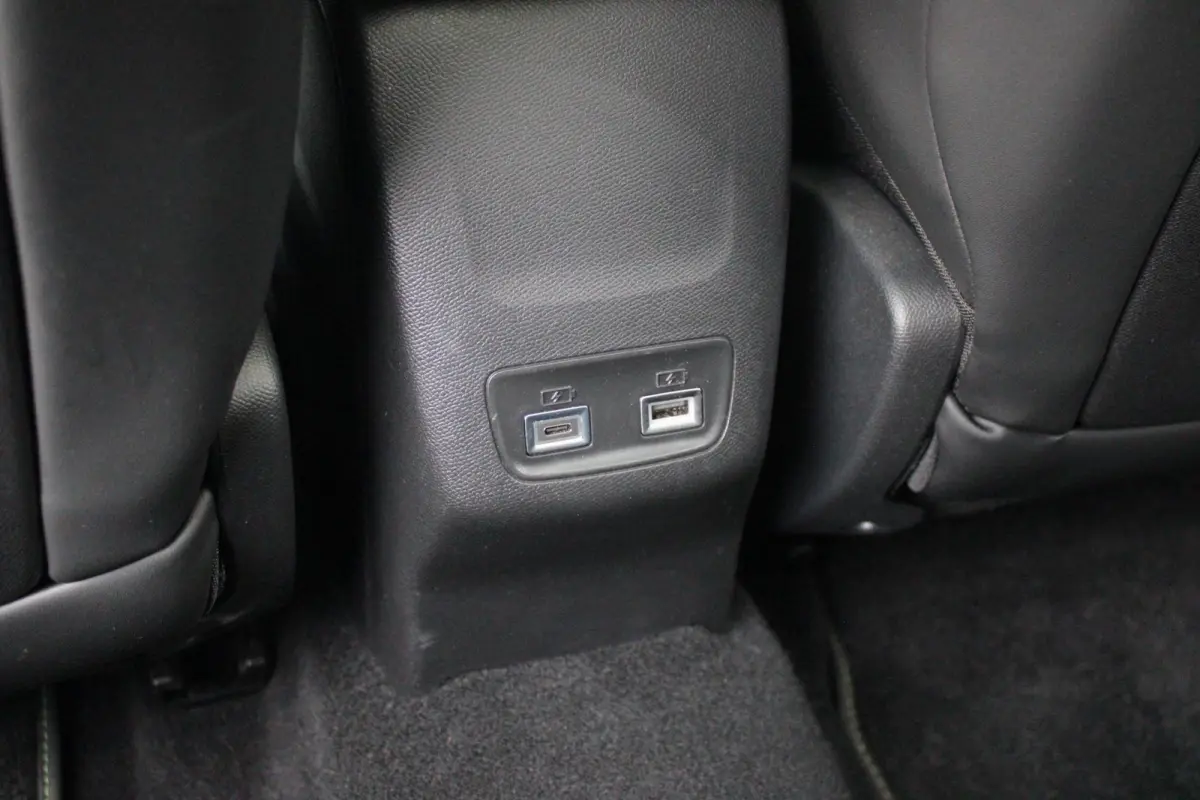 1.2 Hybrid 145PK AUTOMAAT GT | PANORAMA DAK | ADAPTIVE CRUISE CONTROL | KEYLESS ENTRY/START | LICHTMETALEN VELGEN 17" | ACHTERUITRIJ CAMERA | FULL LED KOPLAMPEN | PARKEERSENSOREN VOOR + ACHT