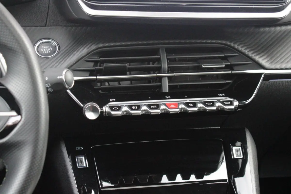 1.2 Hybrid 145PK AUTOMAAT GT | PANORAMA DAK | ADAPTIVE CRUISE CONTROL | KEYLESS ENTRY/START | LICHTMETALEN VELGEN 17" | ACHTERUITRIJ CAMERA | FULL LED KOPLAMPEN | PARKEERSENSOREN VOOR + ACHT